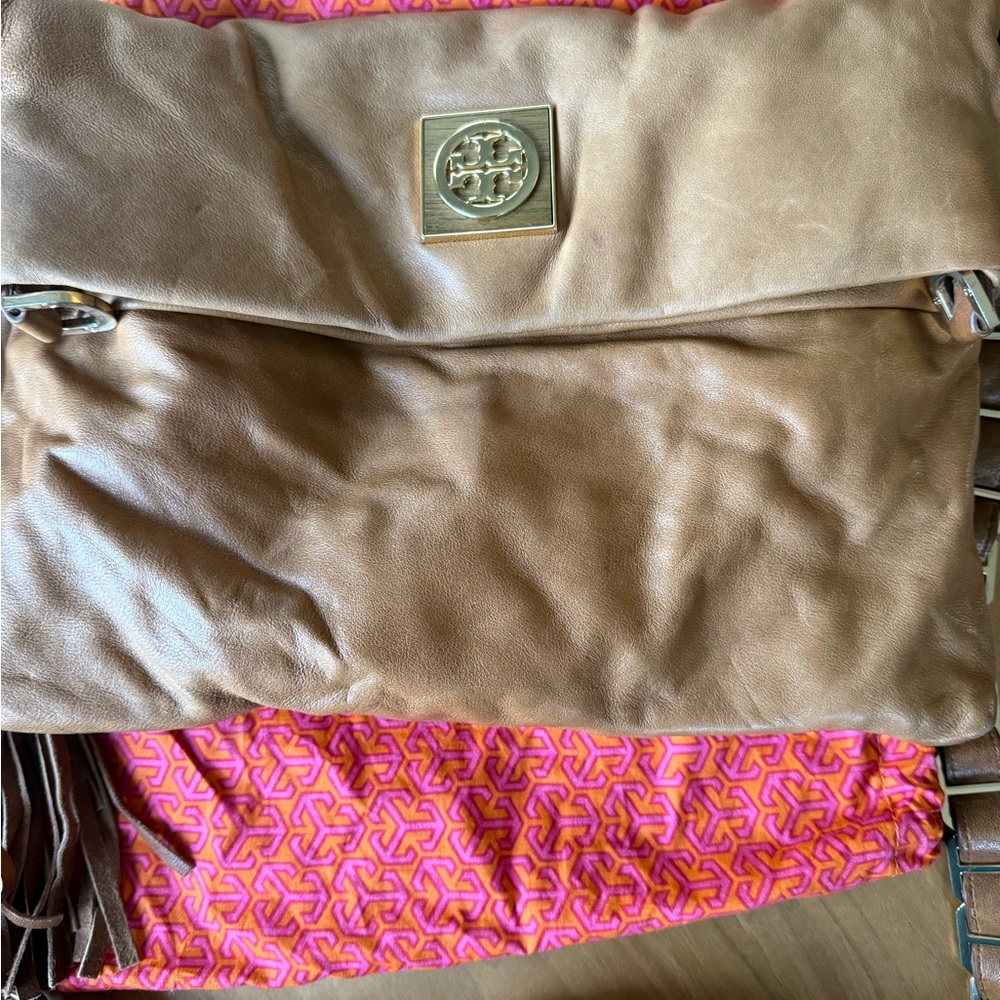 Tory Burch Louisa Fold-Over Leather Shoulder Bag – Tan
